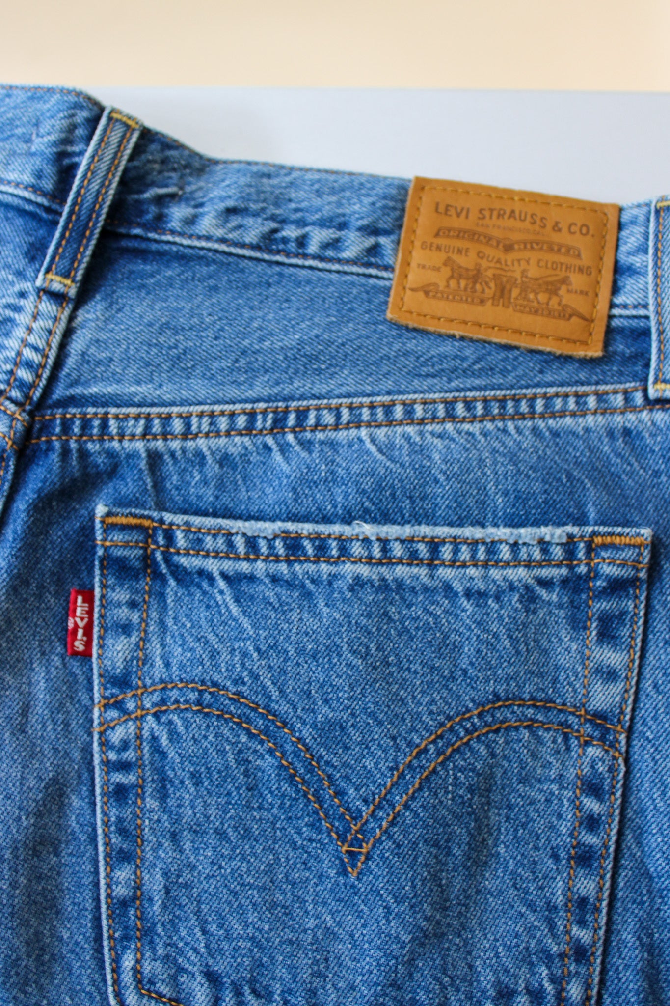 LEVI Ribcage Straight Leg Jeans Size 30"