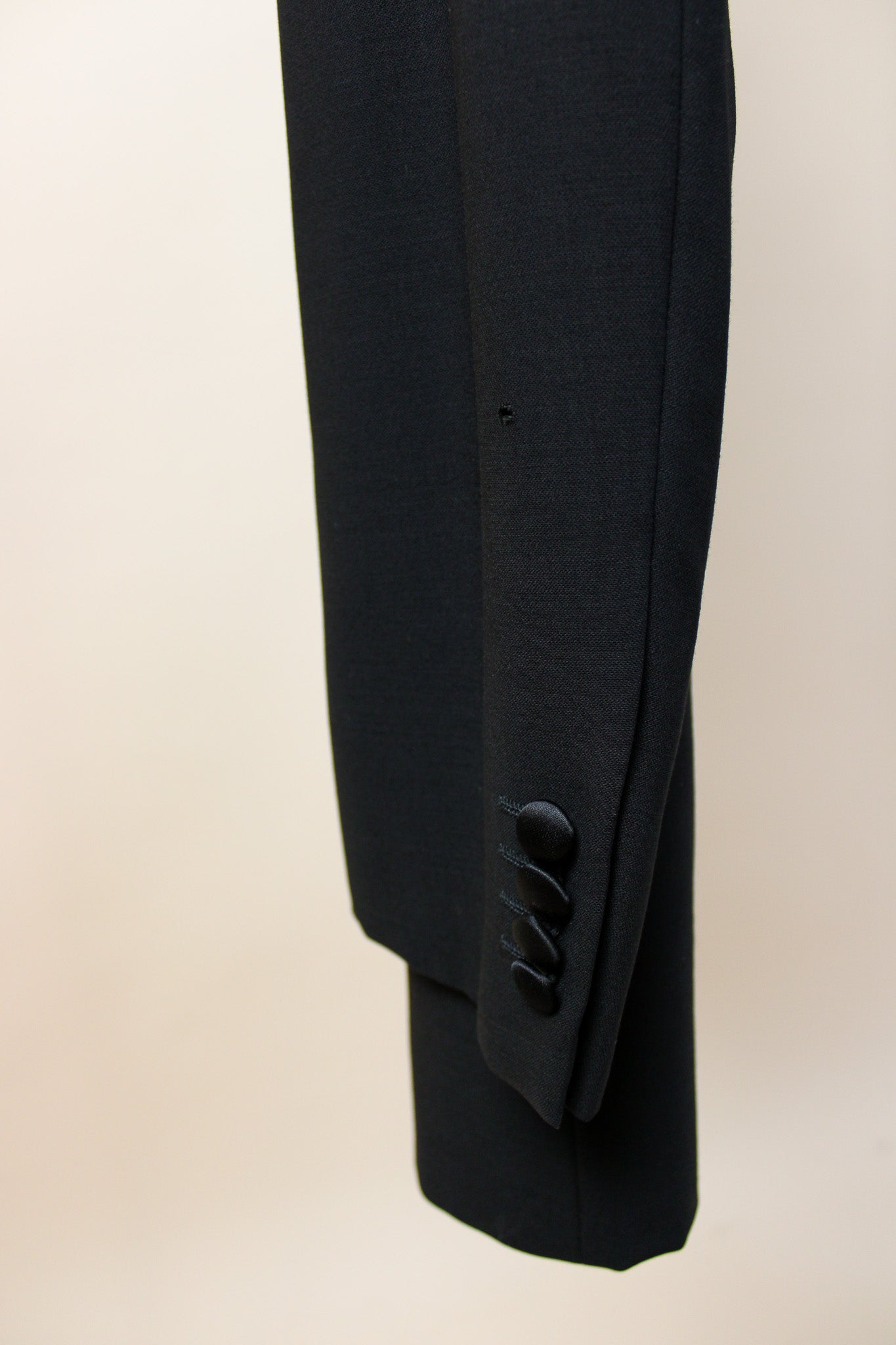 ARMANI COLLEZIONI Satin Panel Wool Tuxedo 2 Piece Suit Size 12