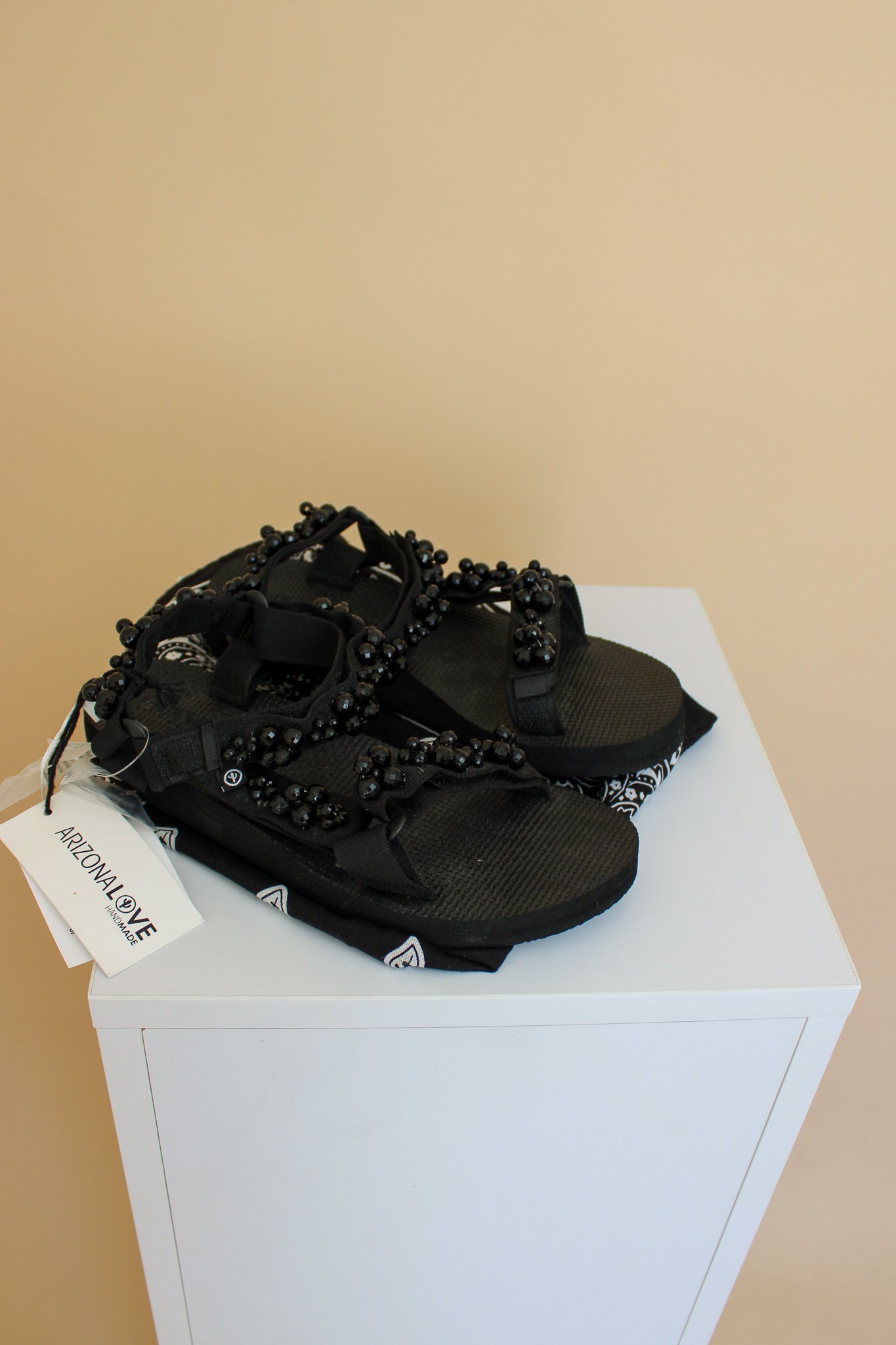 ARIZONA LOVE 'Black pearl' Embellished Sandals Size 4.5-5