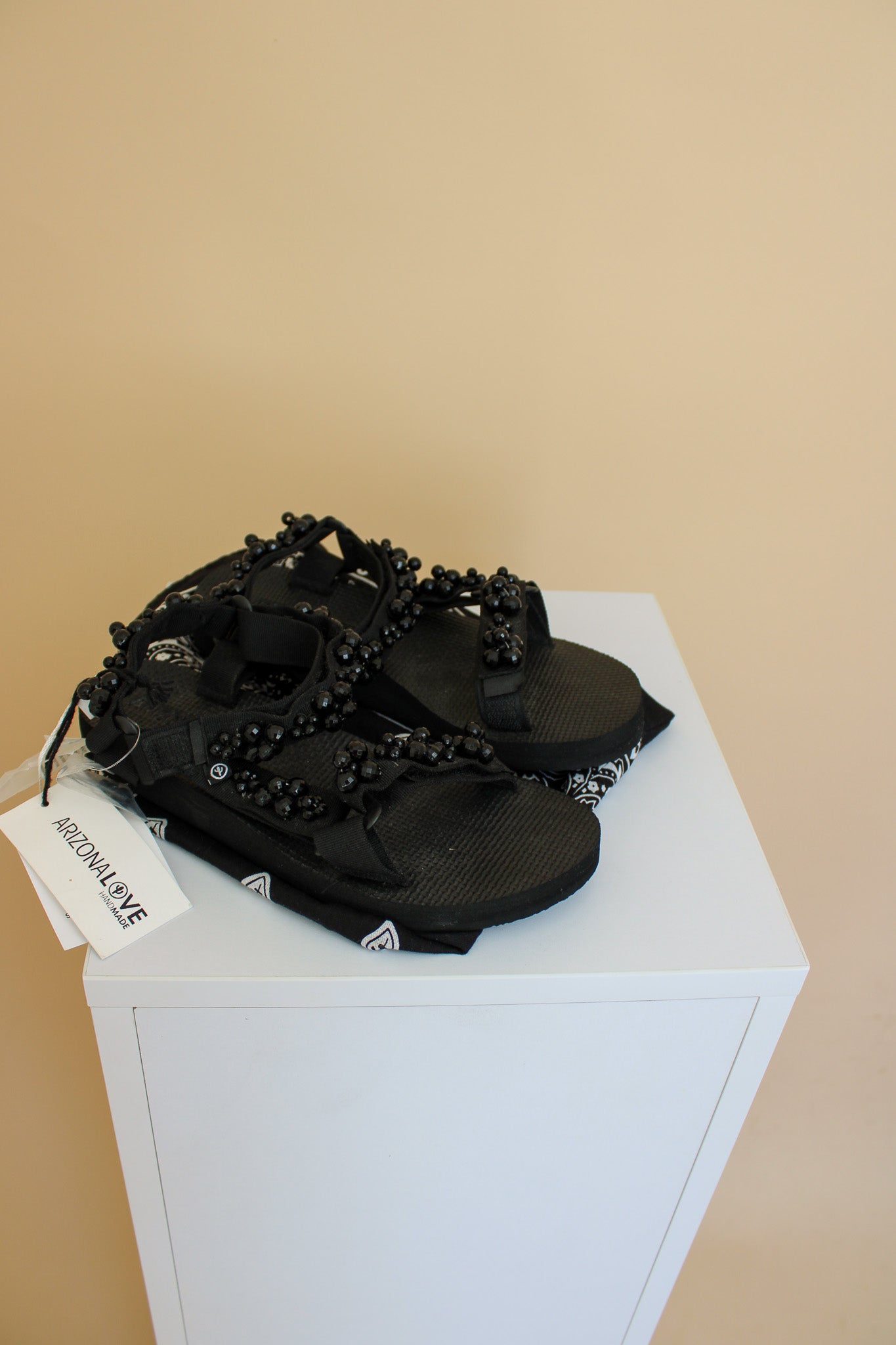 ARIZONA LOVE 'Black pearl' Embellished Sandals Size 4.5-5