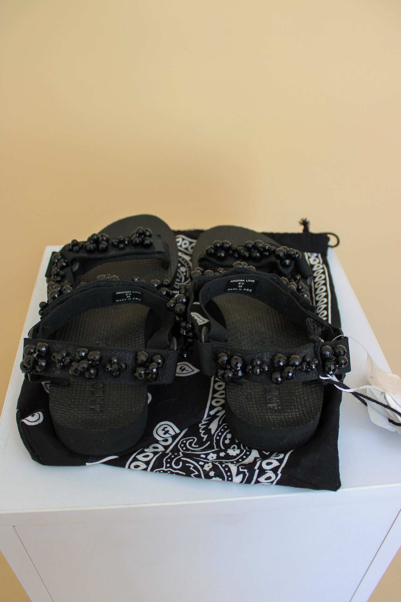ARIZONA LOVE 'Black pearl' Embellished Sandals Size 4.5-5