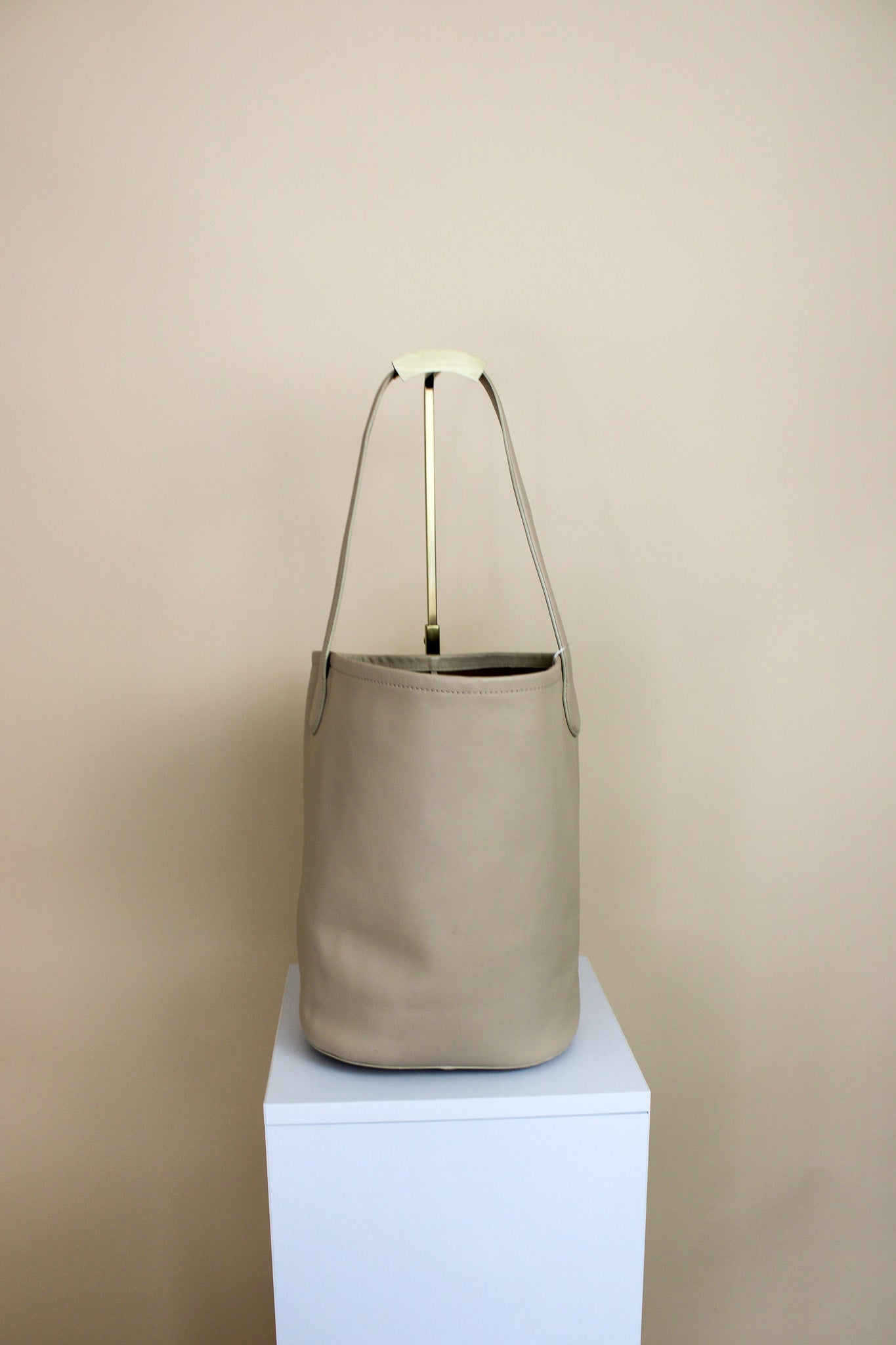 J CREW Berkeley Big Leather Bucket Bag O/S