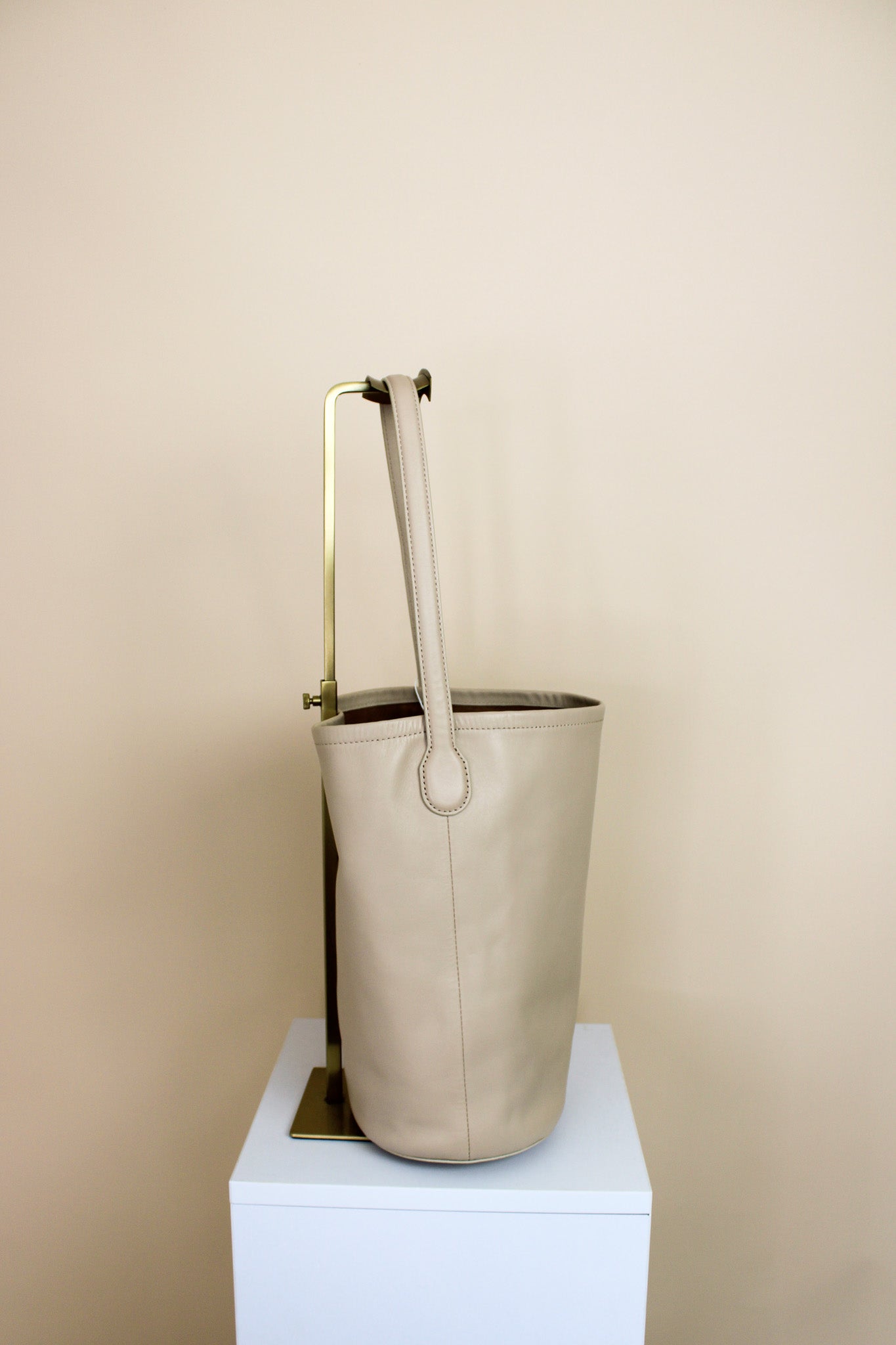 J CREW Berkeley Big Leather Bucket Bag O/S