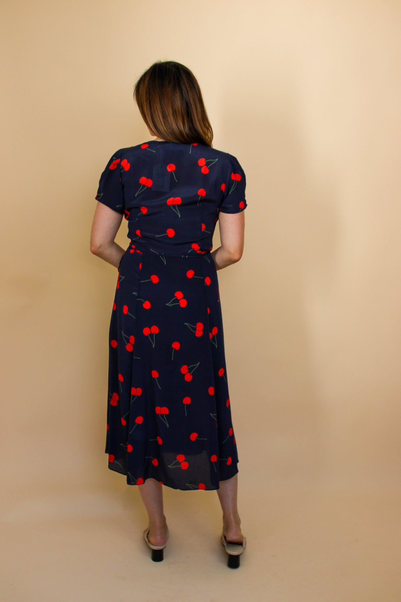 REALISATION PAR The Teale Wild Cherry wrap Midi Dress Size L