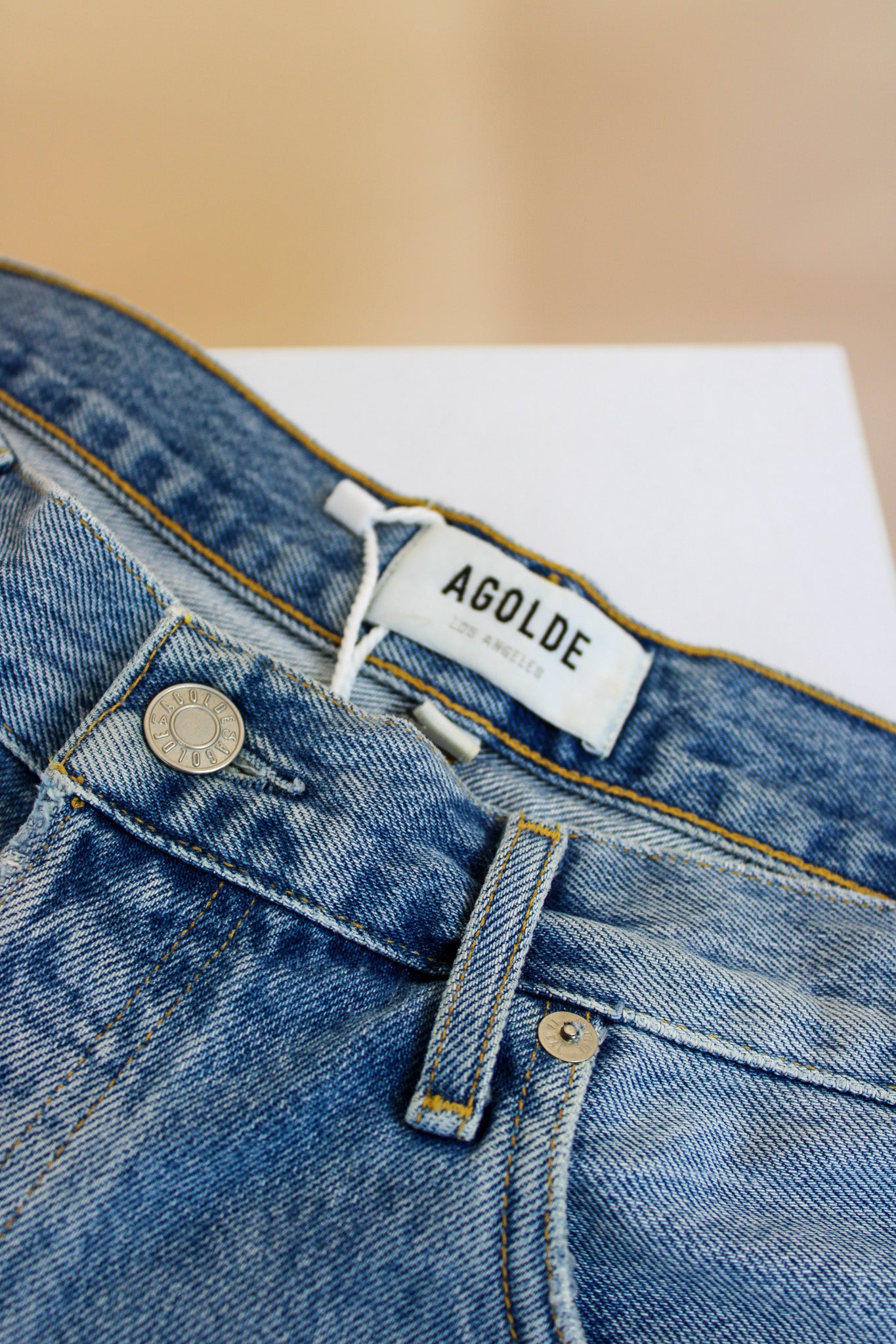 AGOLDE Dee cut off Distressed Denim Shorts Size 30"