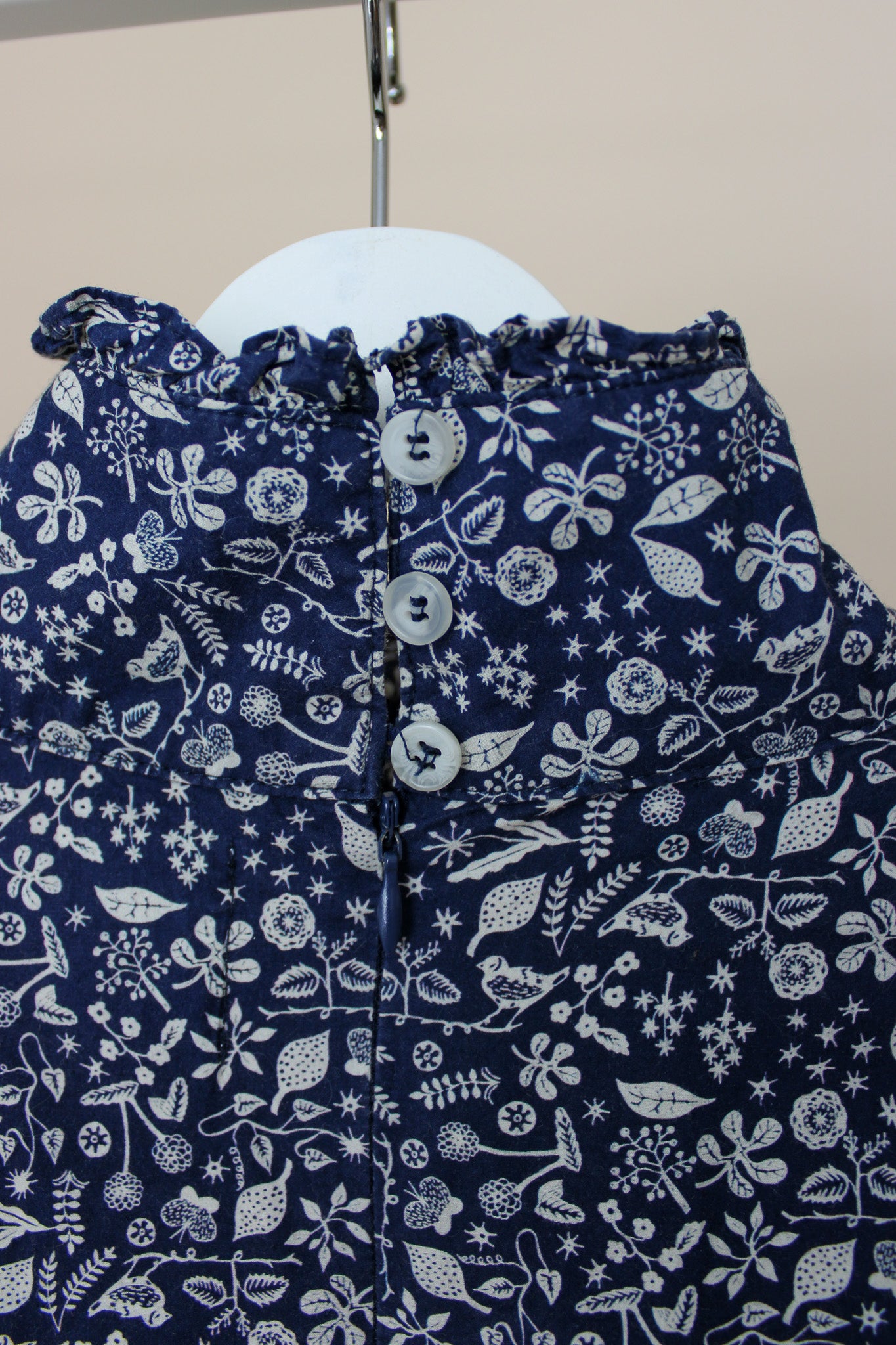MEADOWS High neck floral print frill blouse Size 8-10