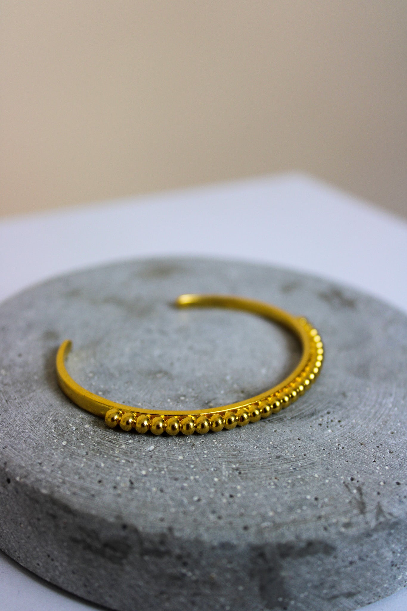 MISSOMA X LUCY WILLIAMS Beaded Cuff Gold Plated Bracelet