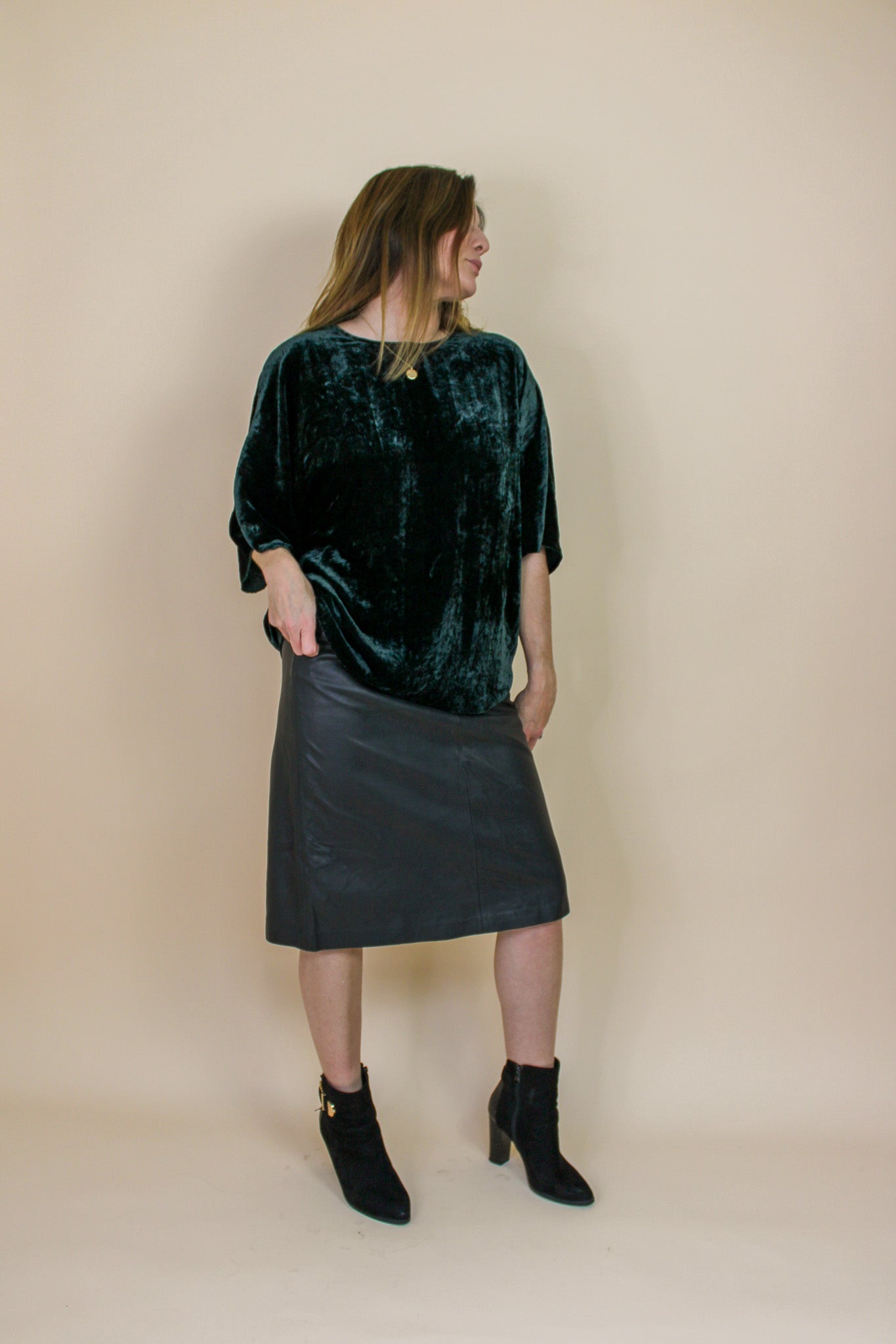 SAMSOE SAMSOE Velvet Wide Neck Cap Sleeve Blouse Size M