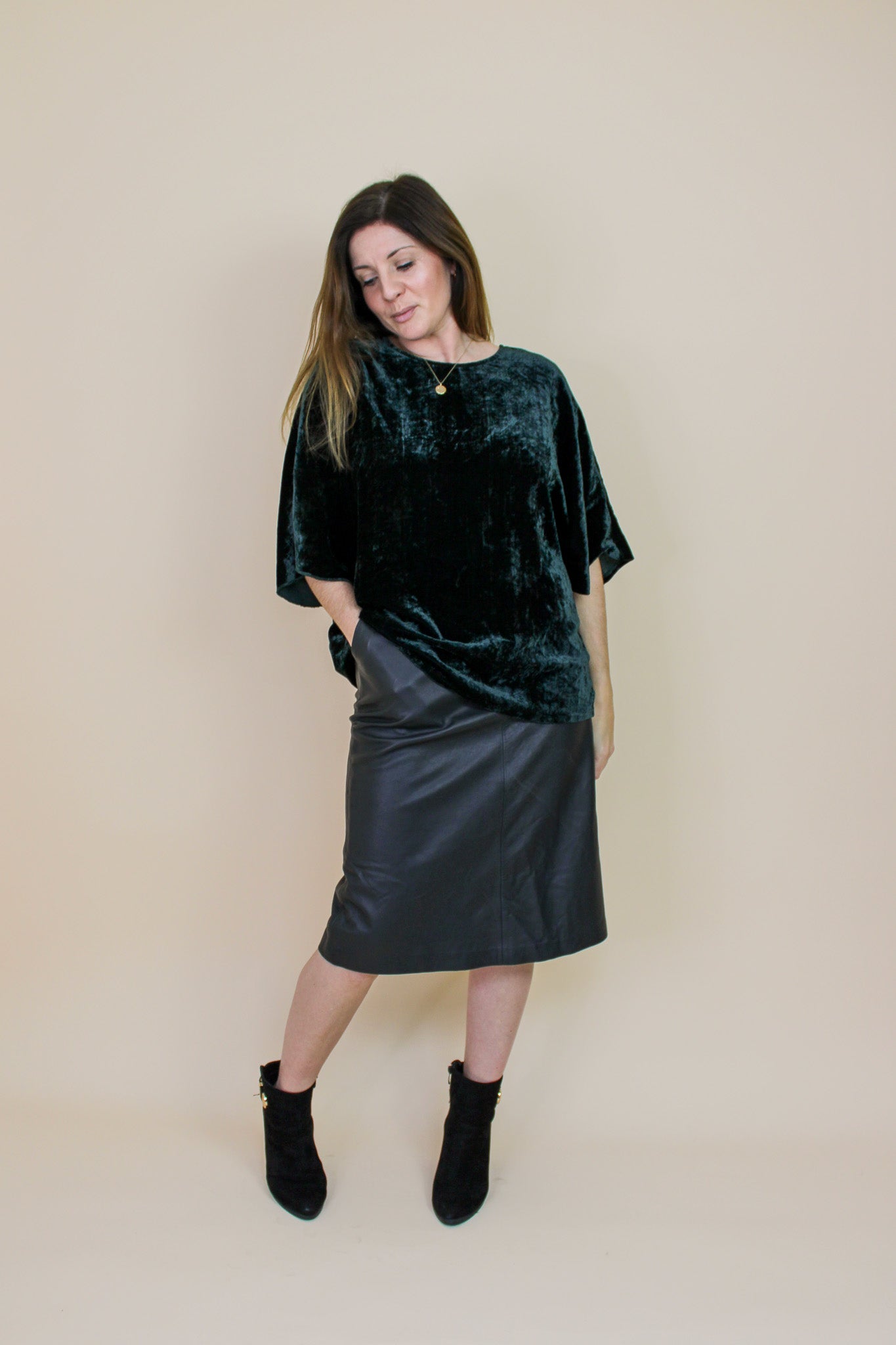 SAMSOE SAMSOE Velvet Wide Neck Cap Sleeve Blouse Size M