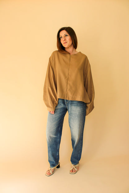 JESSICA LEWIS Wide Neck Tapered Sleeve Blouse Size M